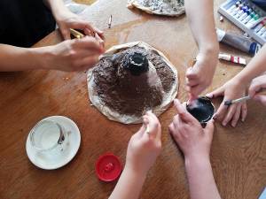 Vulkanbau mit Kindern