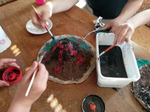 Vulkanbau mit Kindern